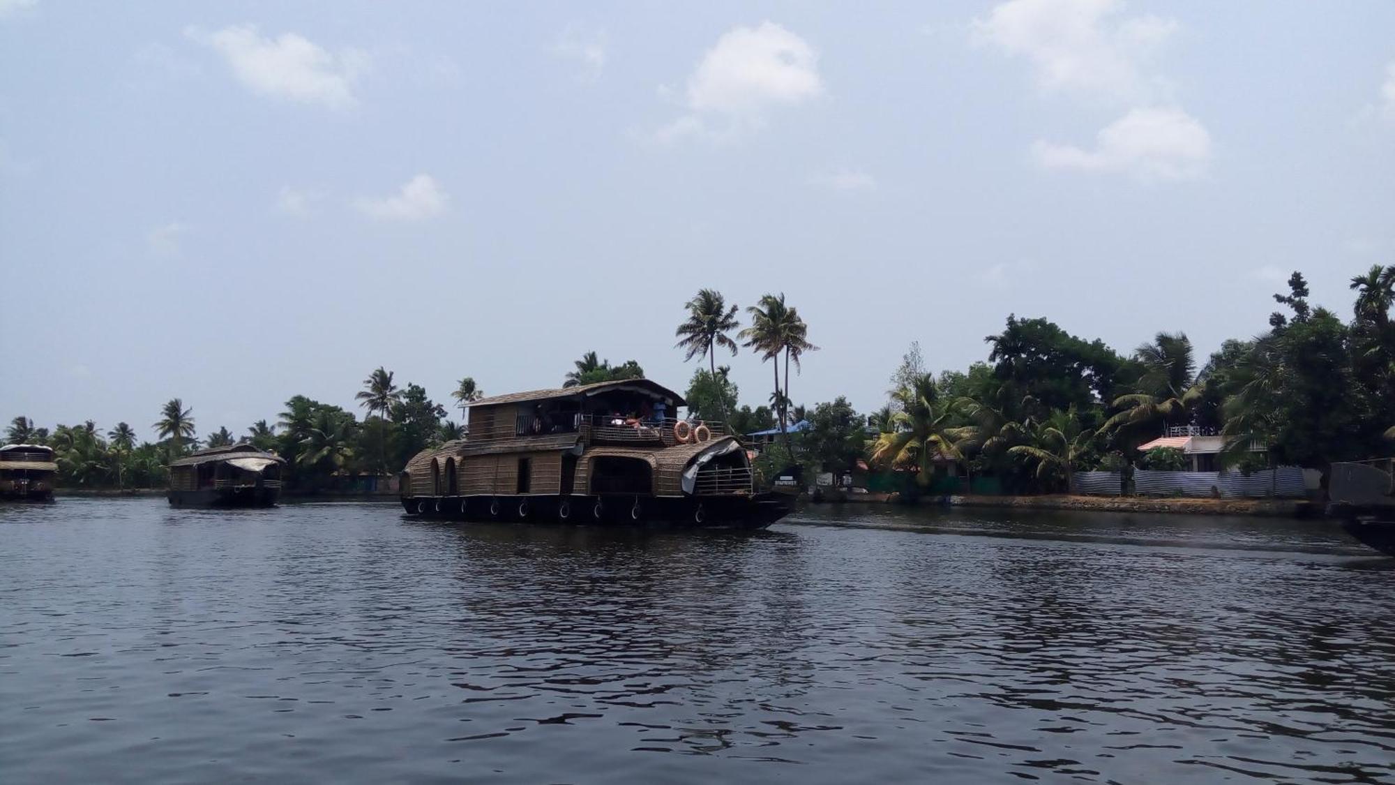 Sea Breeze Beach Home Alappuzha Exterior foto